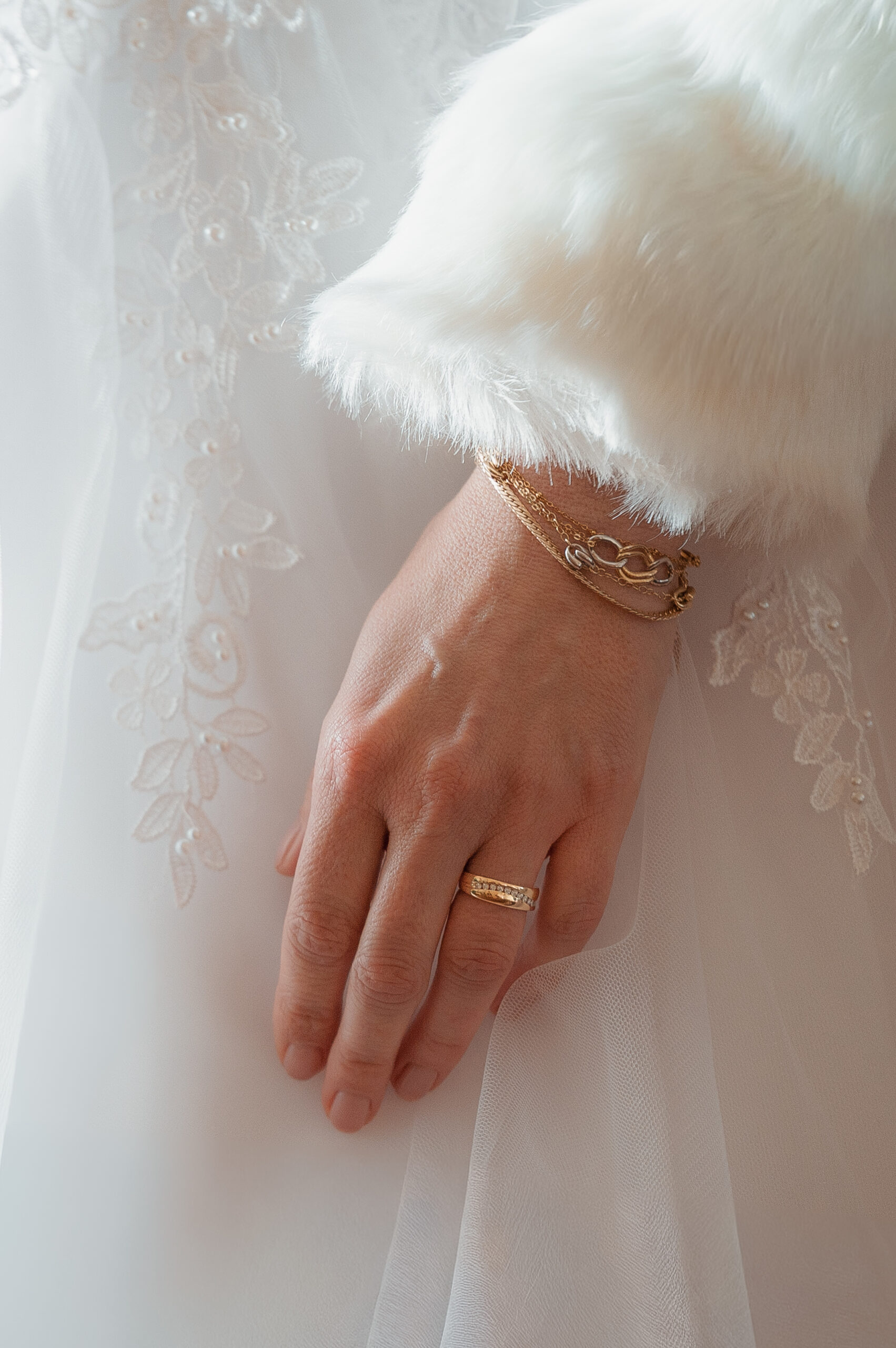 Moment naturel et spontané pendant le mariage en Beaujolais, Château de Champ Renard