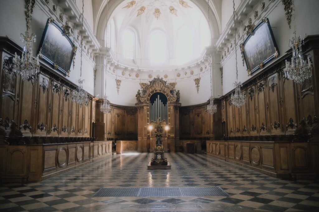Intérieur de l'église Saint-Bruno-les-Chartreux et son orgue, mariage à Lyon, Kaïto Rimbaud photographe