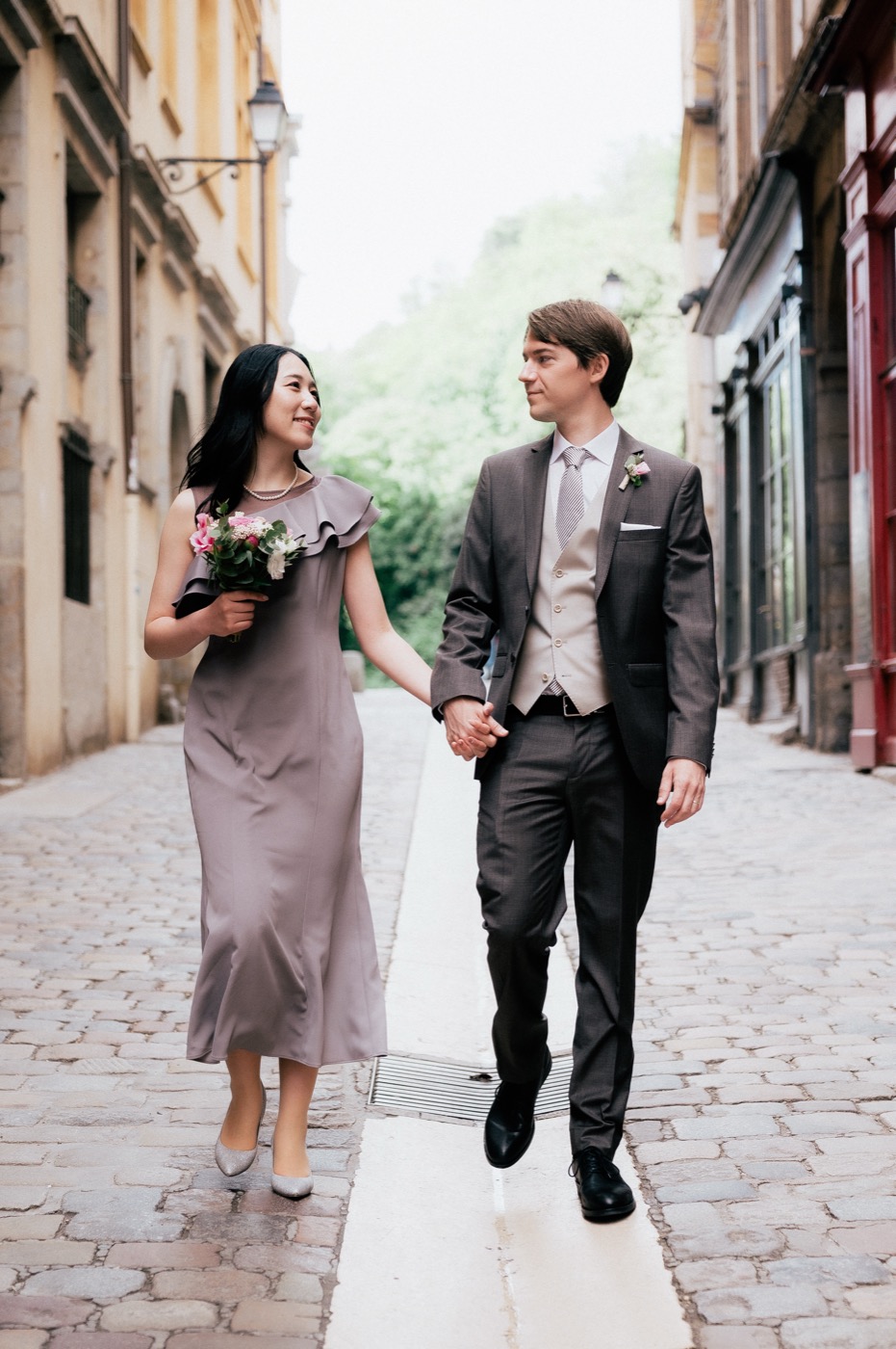 Couple élégant dans une rue, Lyon, Kaïto Rimbaud photographe