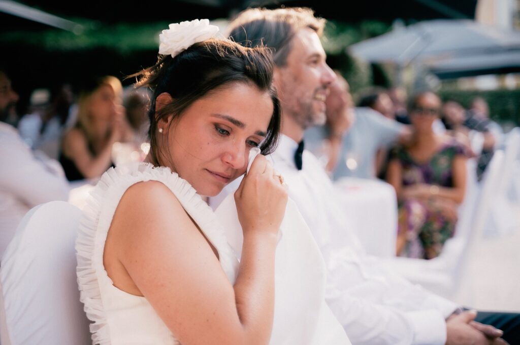 Photographe de mariage documentaire à Lyon : le naturel, sans pose