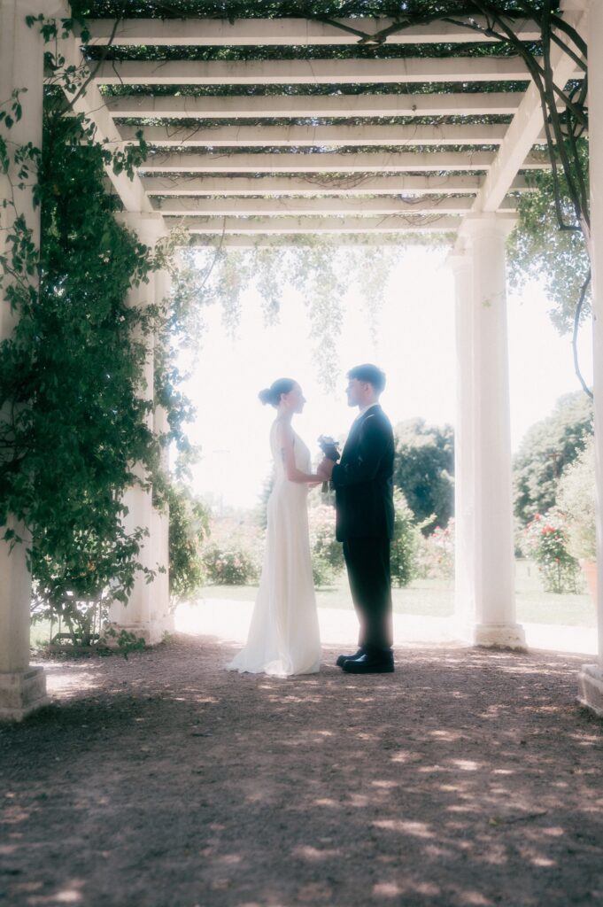 Photo de mariage argentique : un rendu qui ne se démode pas