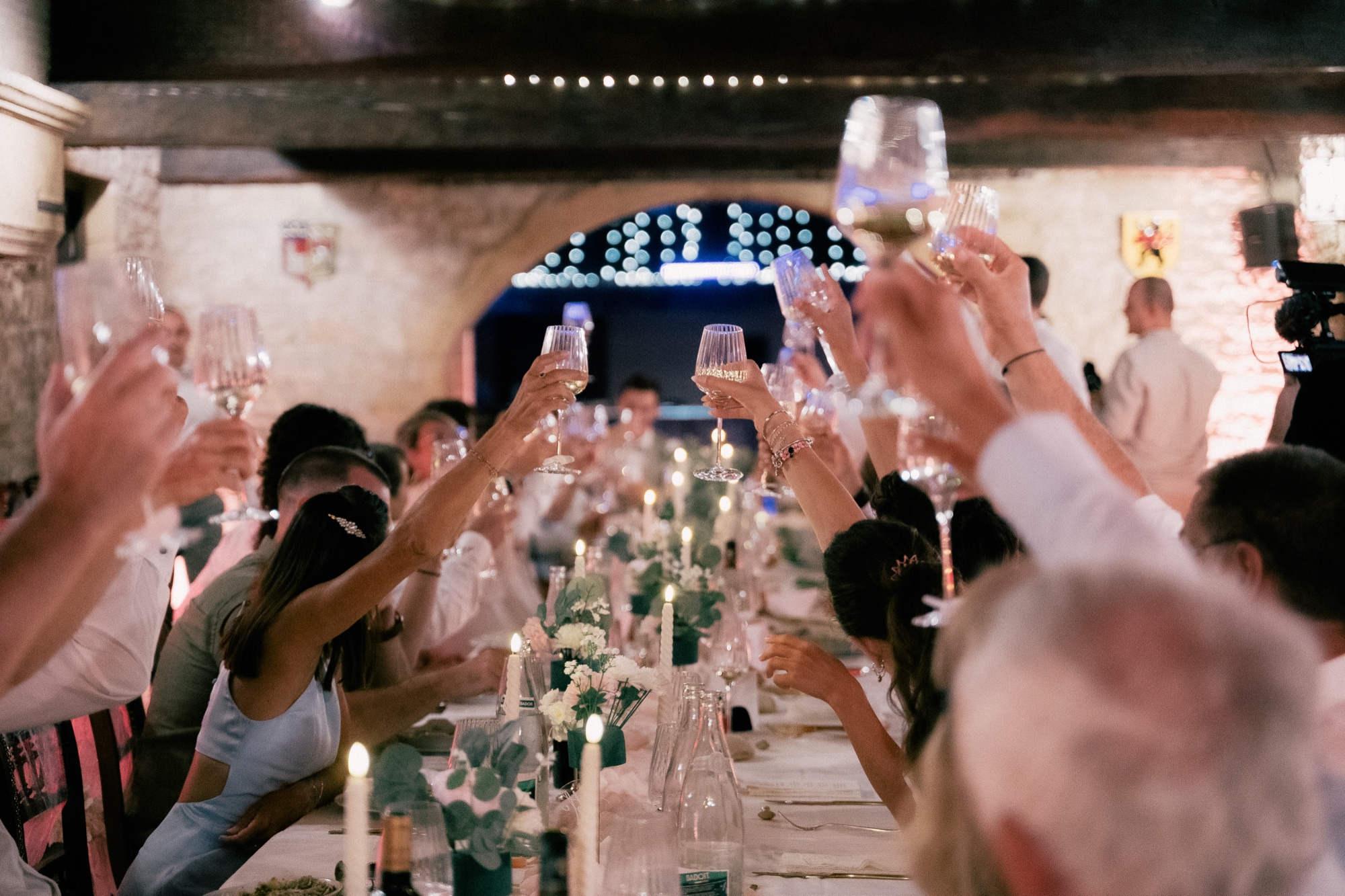 Discours pendant le repas de mariage, moment d'émotion, Lyon, Kaïto Rimbaud photographe